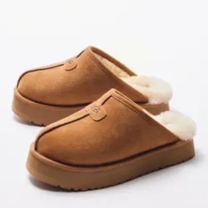 New! UGG Discoquette Genuine Shearling Slide Slipper - size 6